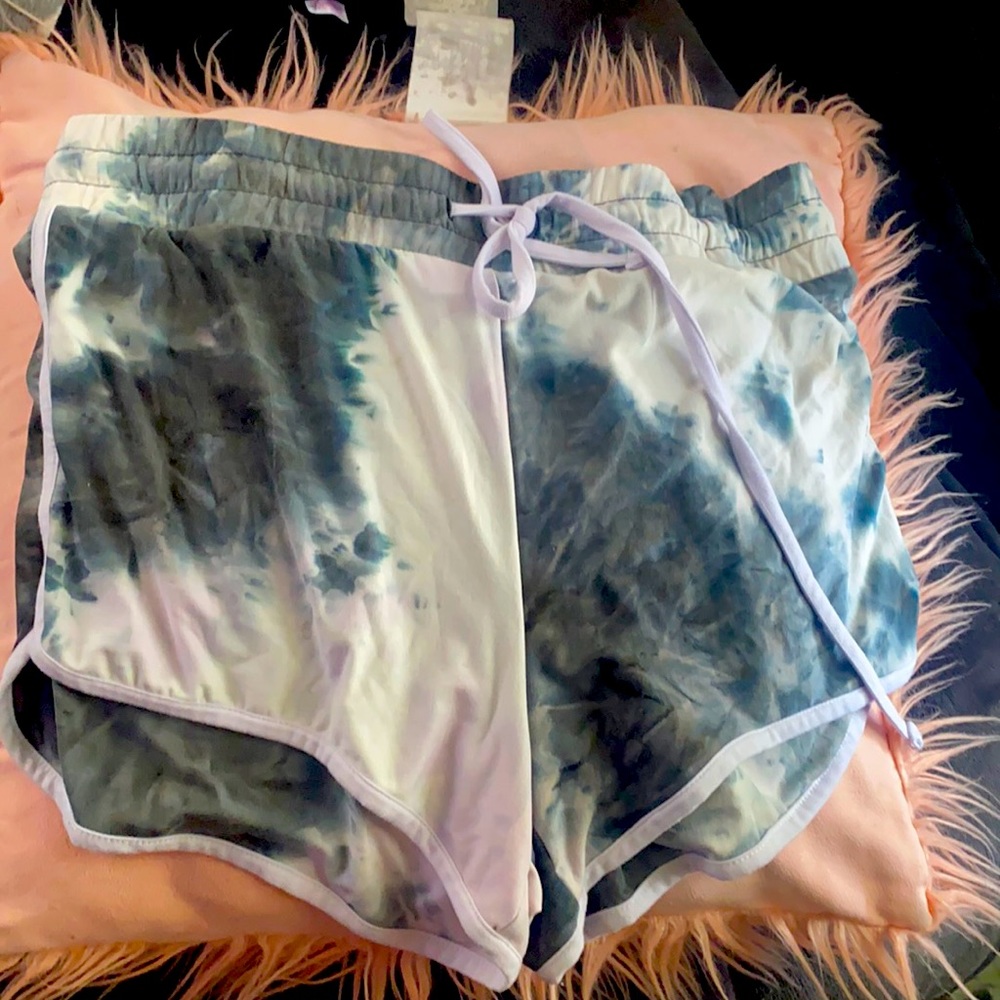 Large Comfy tie dye shorts! Softy texture